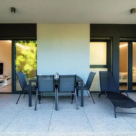 My Venini - By Myhomeincomo شقة