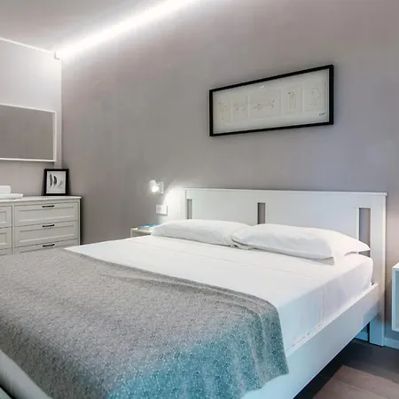 Apartament My Venini - By Myhomeincomo *